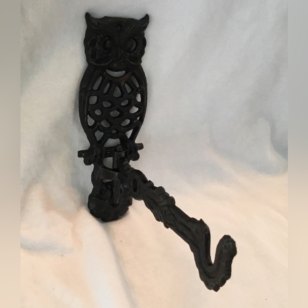 Black Owl Wall Hook - Decorative Cast Iron Wall Decor